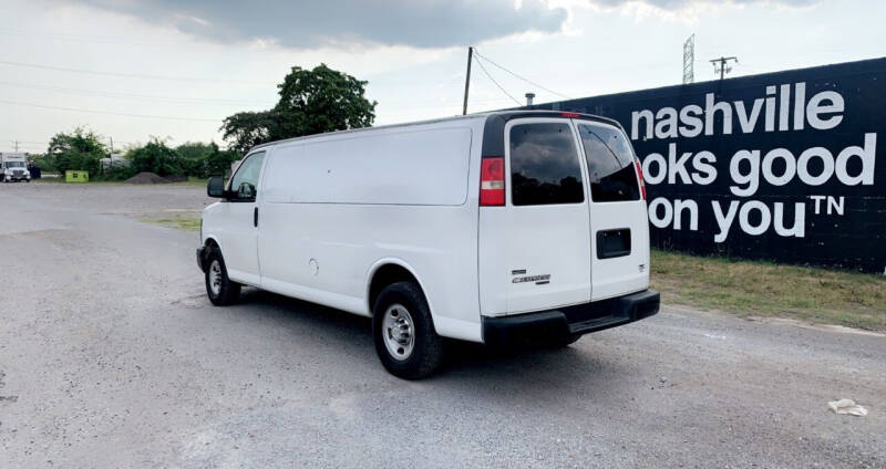 2011 Chevrolet Express LS photo 7