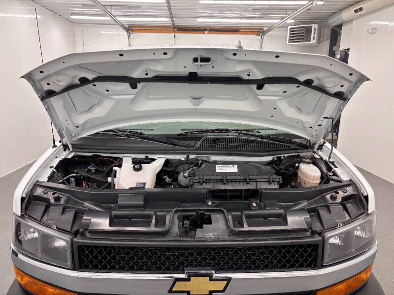 2023 Chevrolet Express 2500