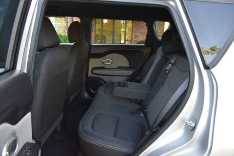 2017 Kia Soul +