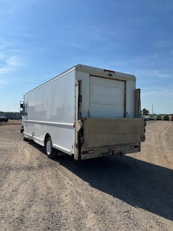 2010 Freightliner MT45 Chassis