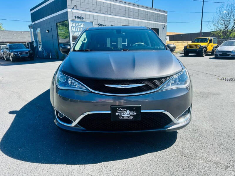 2017 Chrysler Pacifica Touring-L