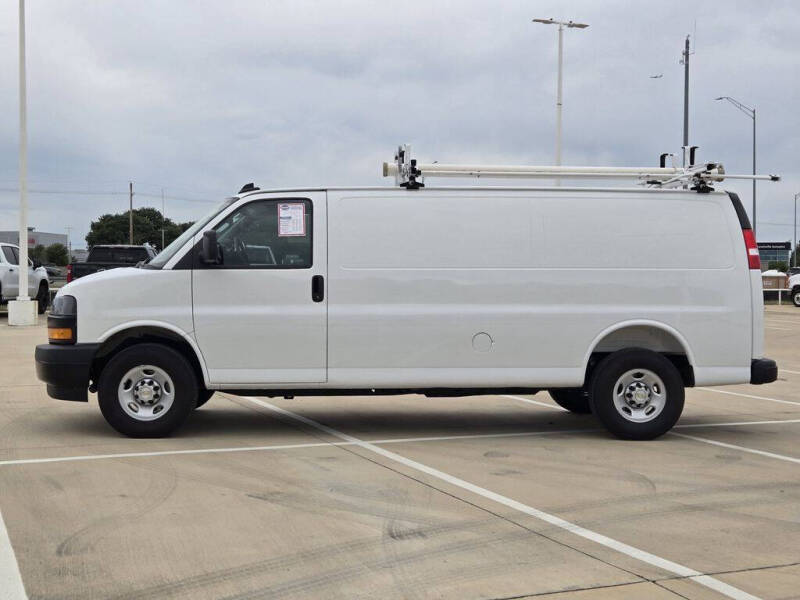 2025 Chevrolet Express 2500