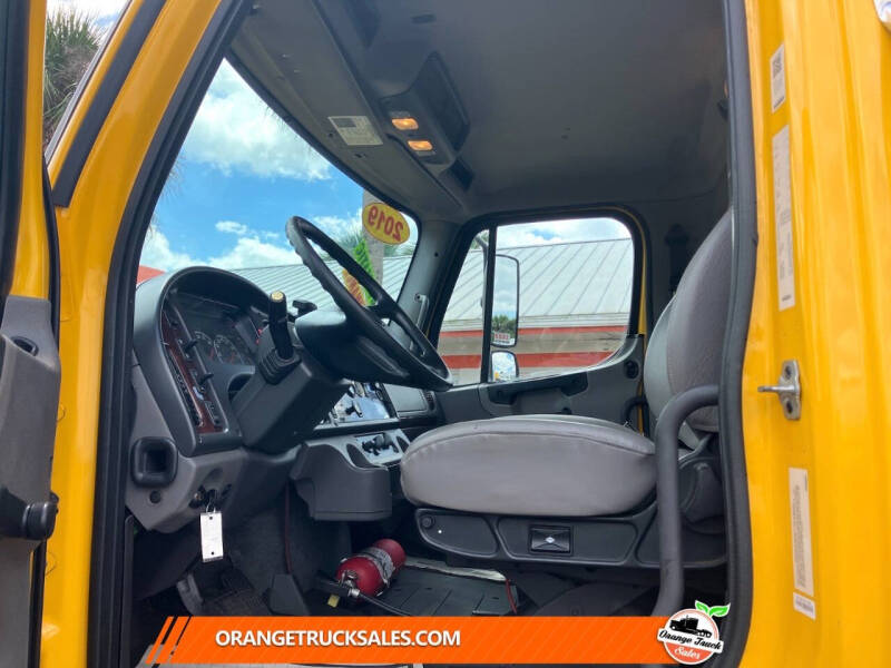 2019 Freightliner M2 106