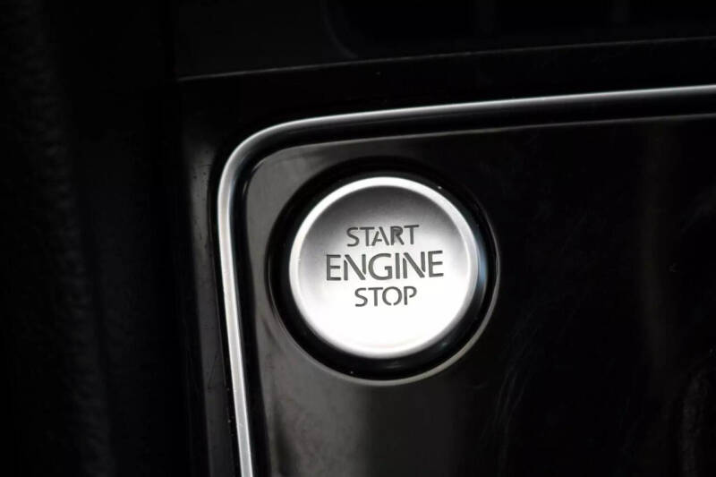 2019 Volkswagen Passat SE R-Line