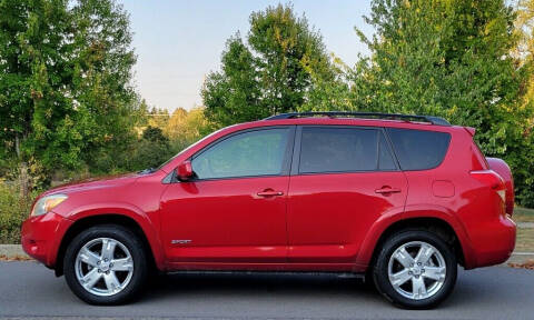 2007 Toyota RAV4 for sale at CLEAR CHOICE AUTOMOTIVE in Milwaukie OR