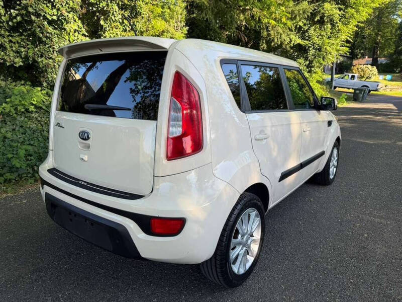 2013 Kia Soul +