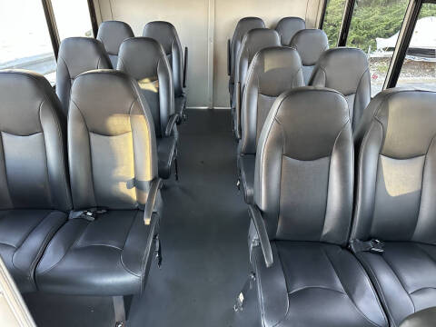 2023 Ford E-Series E-450 SD