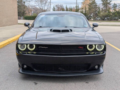 2016 Dodge Challenger 392 HEMI Scat Pack Shaker