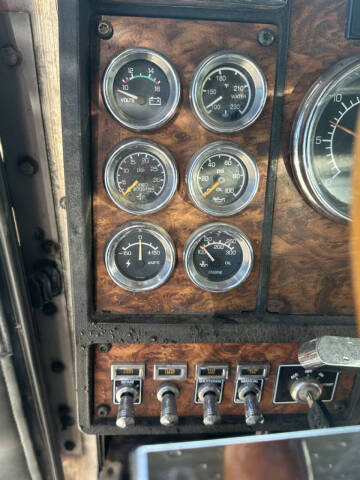 2000 Kenworth W900