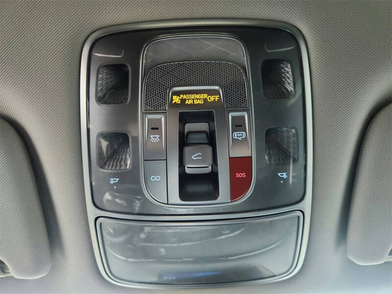 2022 Genesis GV70 2.5T Standard