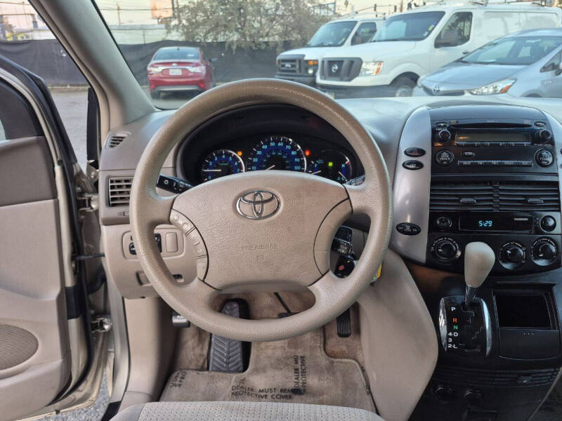 2007 Toyota Sienna LE 7-Passenger