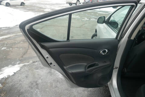 2013 Nissan Versa 1.6 SV