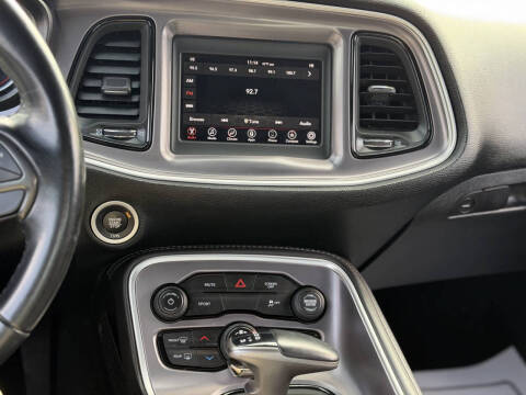 2019 Dodge Challenger SXT