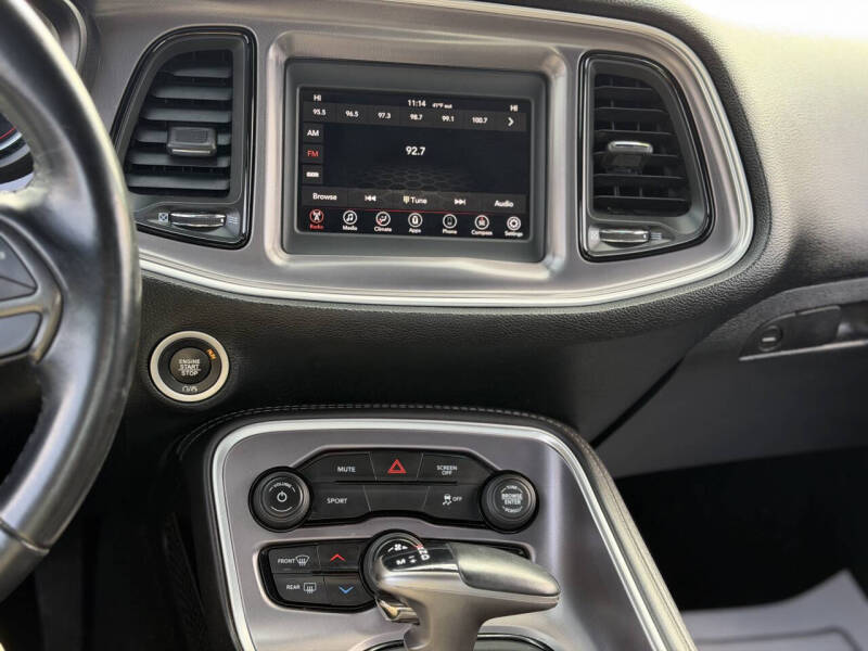 2019 Dodge Challenger SXT