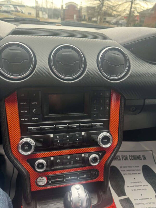 2016 Ford Mustang V6