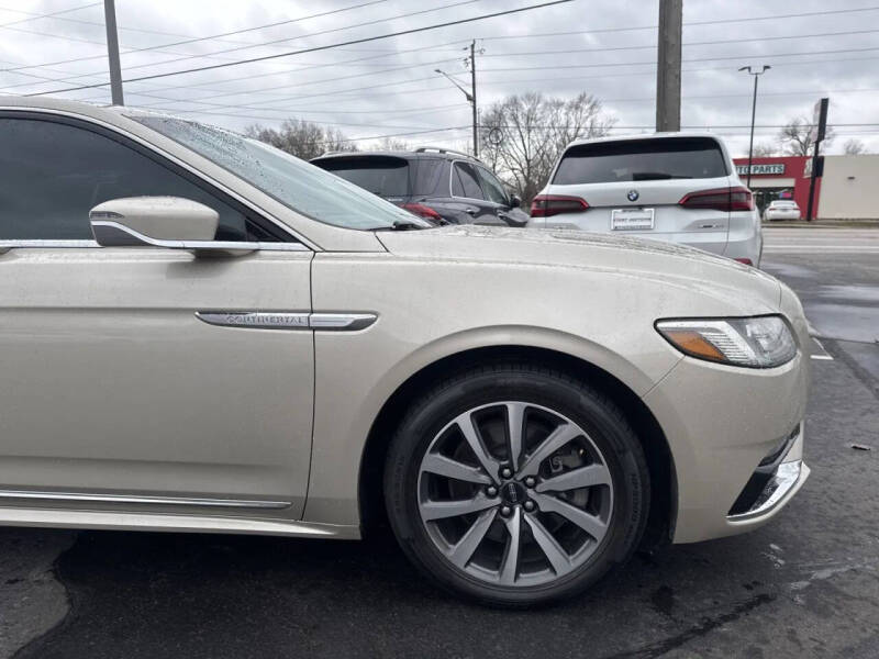 2017 Lincoln Continental Premiere
