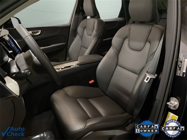 2025 Volvo XC60 B5 Plus Dark Theme