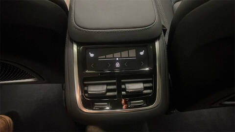 2025 Volvo XC90 B6 Plus Bright Theme 7P