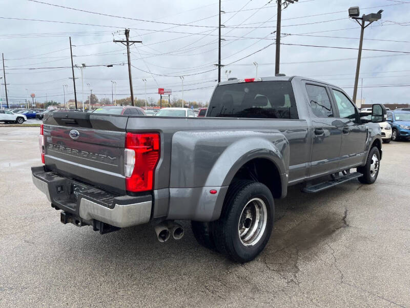 2022 Ford F-350 Super Duty XLT photo 8