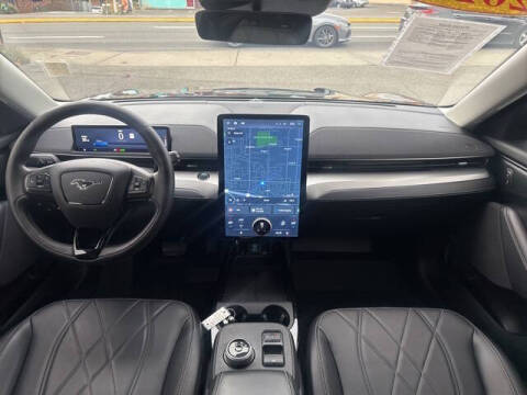 2022 Ford Mustang Mach-E Select