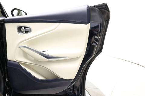 2021 Aston Martin DBX