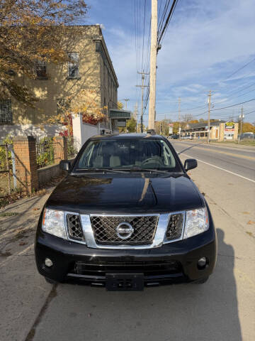 2012 Nissan Pathfinder LE