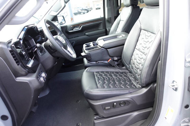 2024 GMC Sierra 1500 Elevation Standard