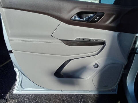 2017 GMC Acadia SLT-1