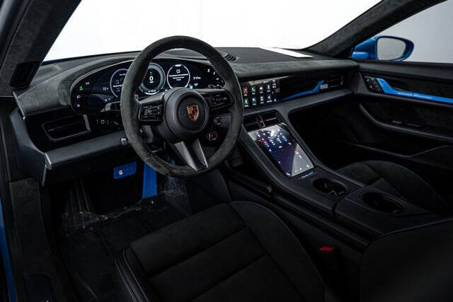 2025 Porsche Taycan Turbo GT w/ Weissach Package