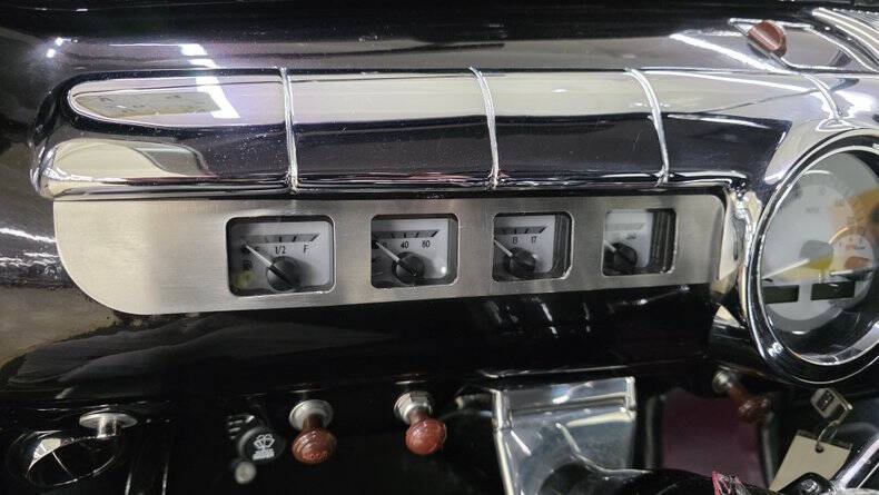 1942 Ford Super Deluxe