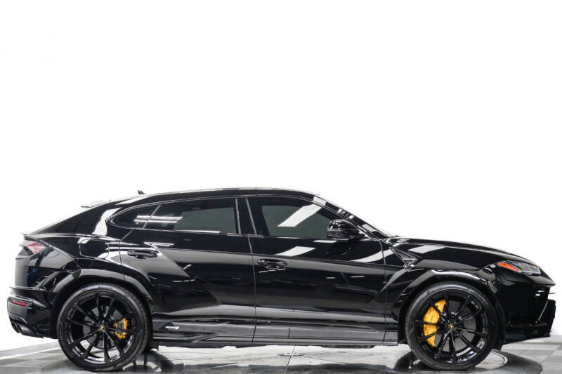 2023 Lamborghini Urus S