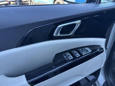 2024 Kia Carnival EX