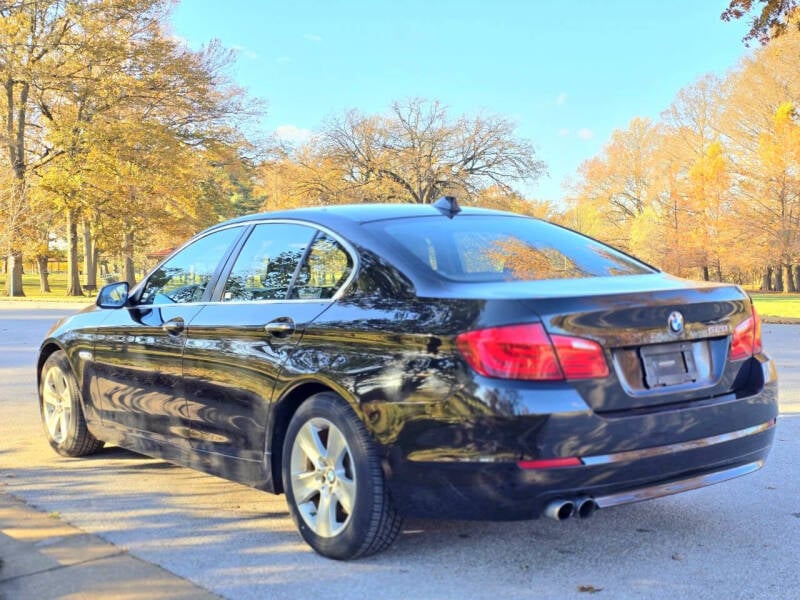 2011 BMW 5 Series 528i photo 6