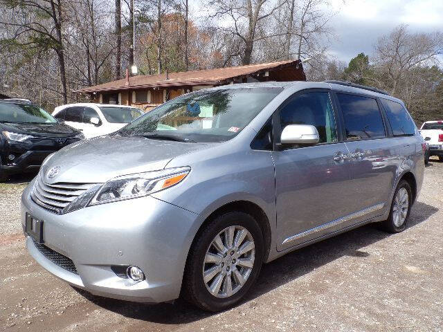 2017 Toyota Sienna for sale at Select Cars Of Thornburg in Fredericksburg VA