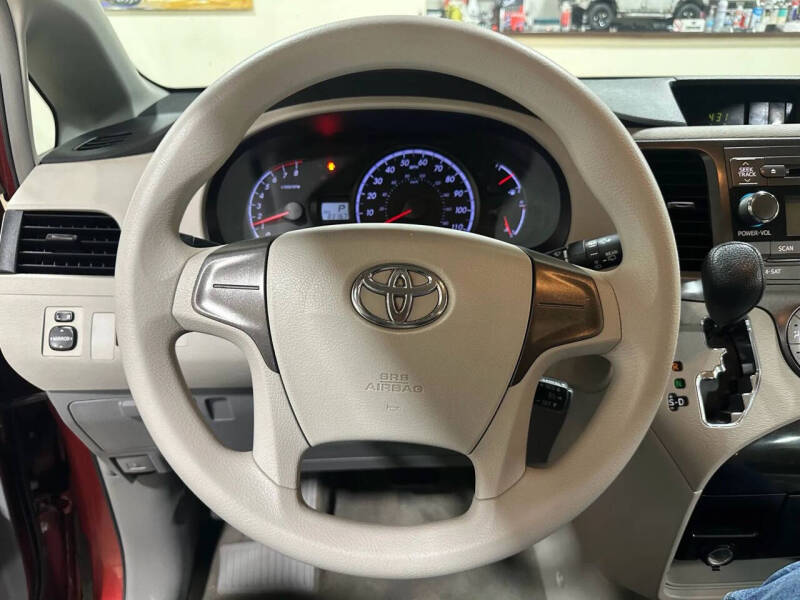 2012 Toyota Sienna