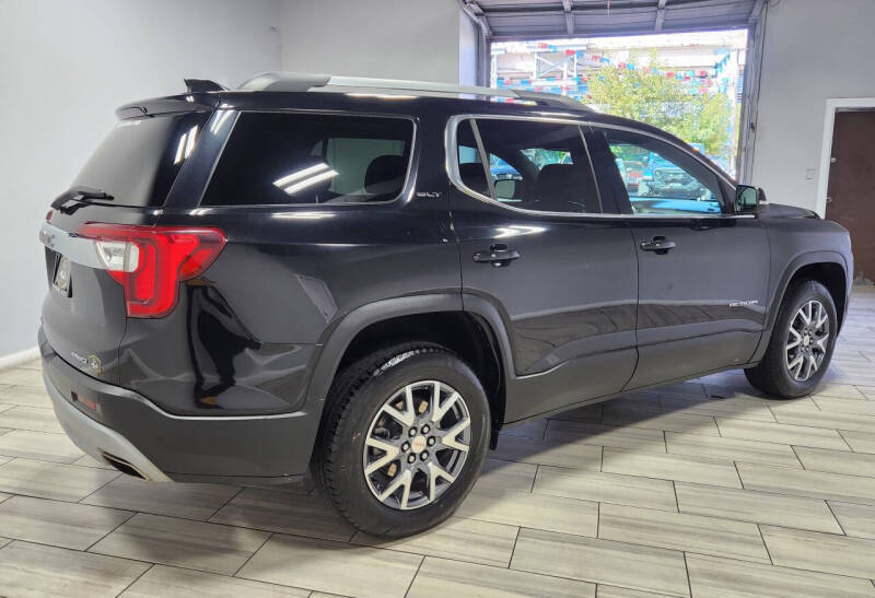 2023 GMC Acadia SLT