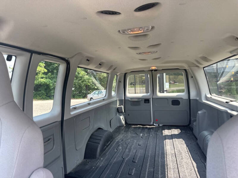 2013 Ford E-Series E-350 SD XLT