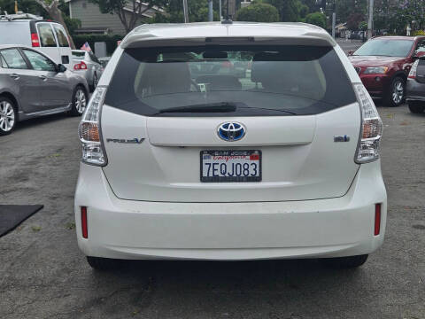 2014 Toyota Prius v
