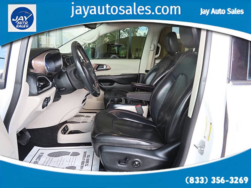 2018 Chrysler Pacifica Touring L