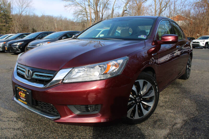 2015 Honda Accord Hybrid Touring's photo