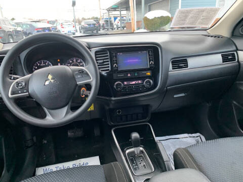 2018 Mitsubishi Outlander ES