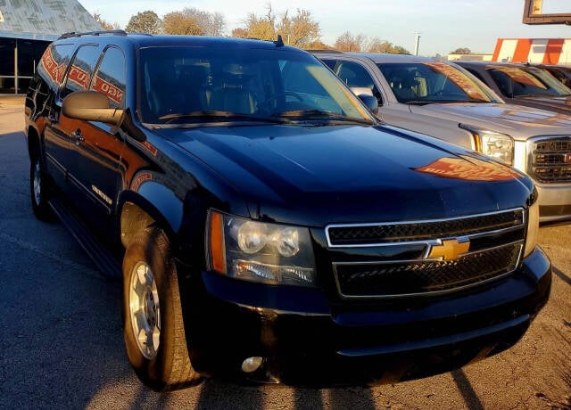 2012 Chevrolet Suburban for sale at DURANGO AUTO CENTER LLC in Tulsa, OK