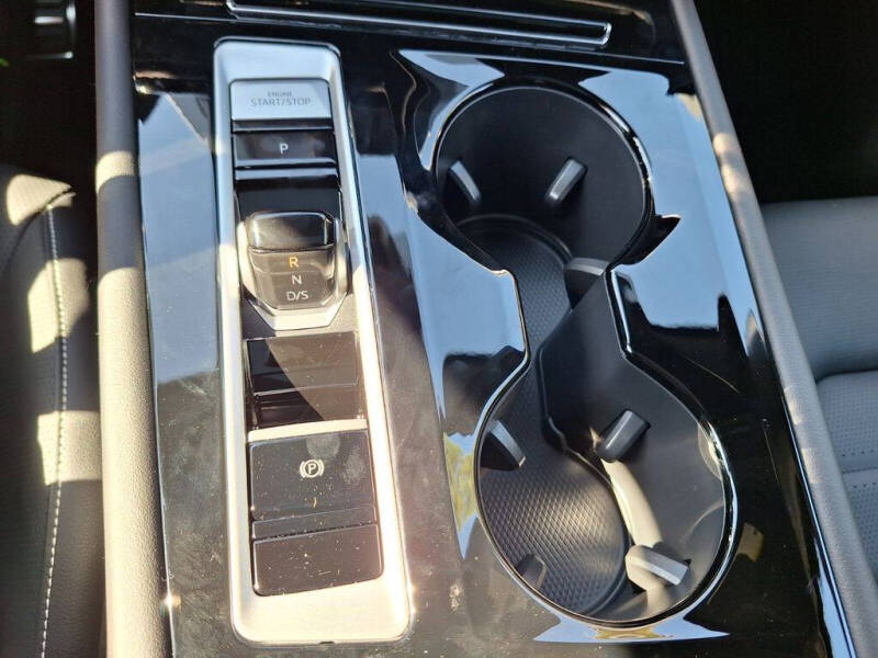 2026 Volkswagen Atlas Cross Sport SEL R-Line Black 4Motion