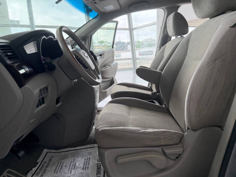 2017 Nissan Quest S