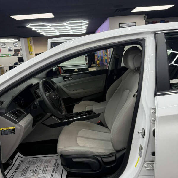 2017 Hyundai Sonata Hybrid SE