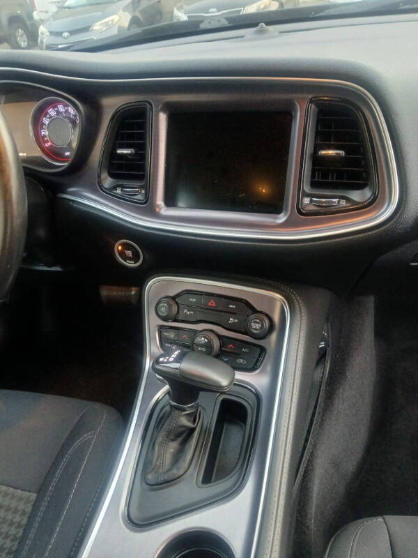 2015 Dodge Challenger SXT