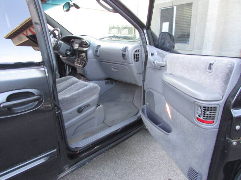 2000 Dodge Grand Caravan ES photo 6