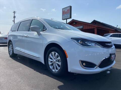 2019 Chrysler Pacifica for sale at HUFF AUTO GROUP in Jackson MI