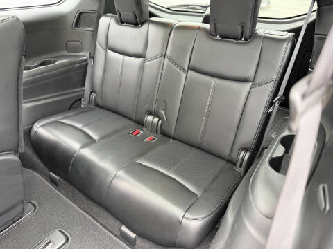 2017 Nissan Pathfinder SL