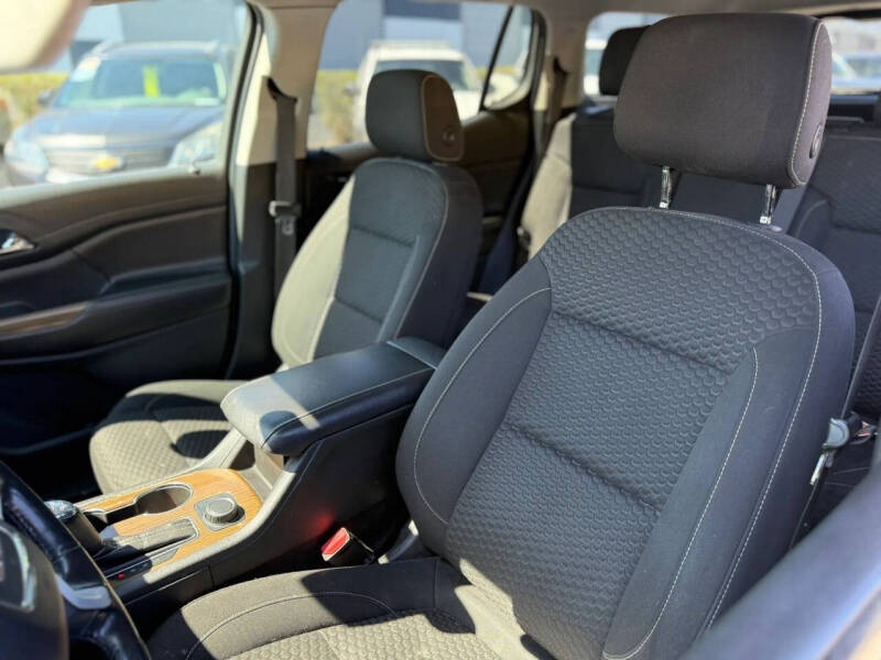 2019 GMC Acadia SLE-2